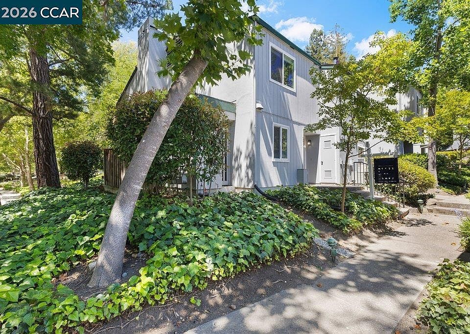 1st image of 401 Old Orchard Ct