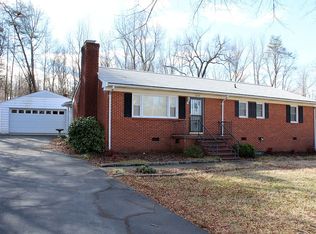 1834 Robinhood Dr, Burlington, NC 27217