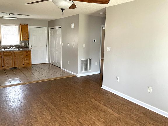 3rd image of 382 Turner St