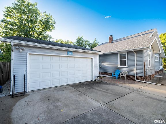 4th image of 1002 Winter St