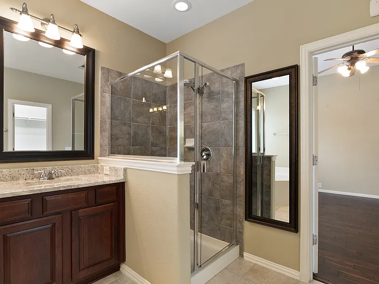 5128 Oceana Dr — Photo 19