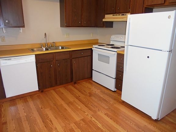 3rd image of 47 Carter Cir #3