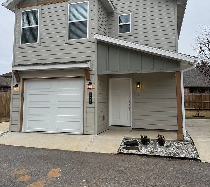1st image of 162 Copper Oaks Dr