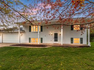 1750 Lost Dauphin Rd, De Pere, WI 54115