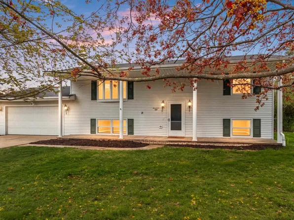 1750 Lost Dauphin Rd, De Pere, WI 54115