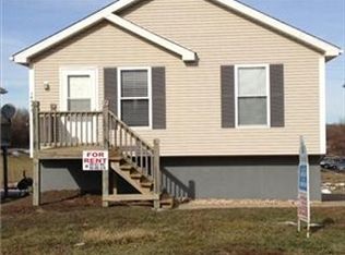 1404B Holly Hock Dr, Cameron, MO 64429