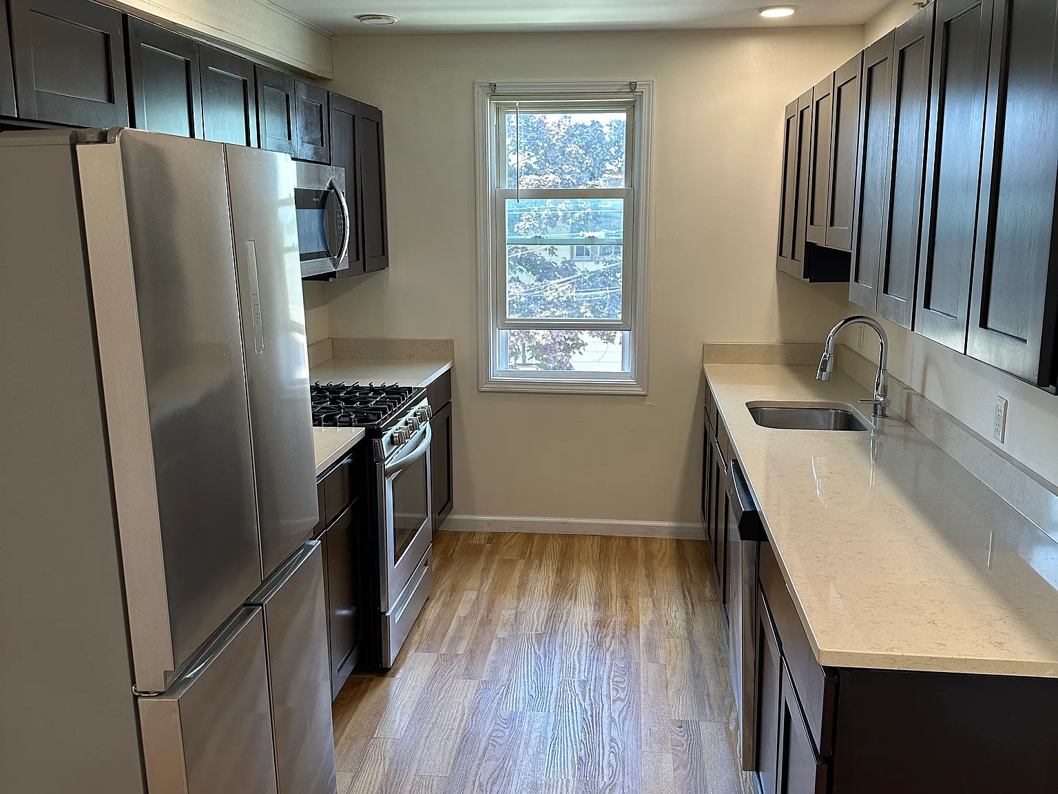 2 bed, 950 sqft, $1,100 — Photo 4