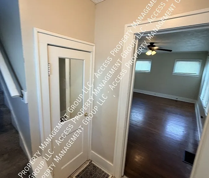 1070 Kalamazoo Ave SE — Photo 3