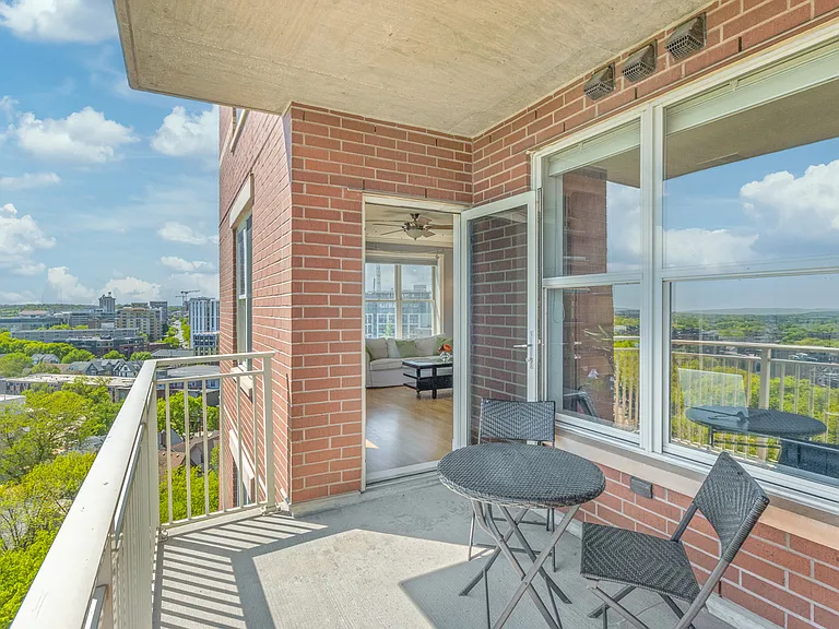360 W Washington Ave #1001 — Photo 32