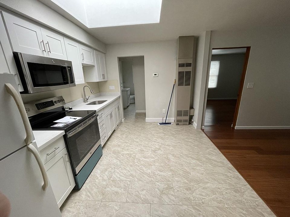 1st image of 303 W McGraw St