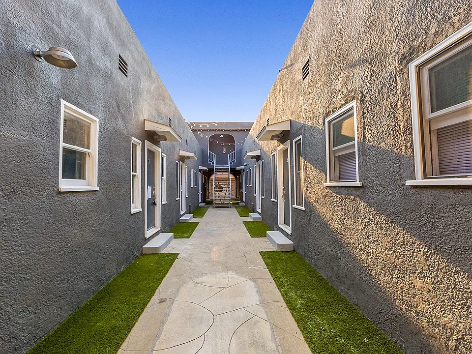 2014 Chestnut Avenue