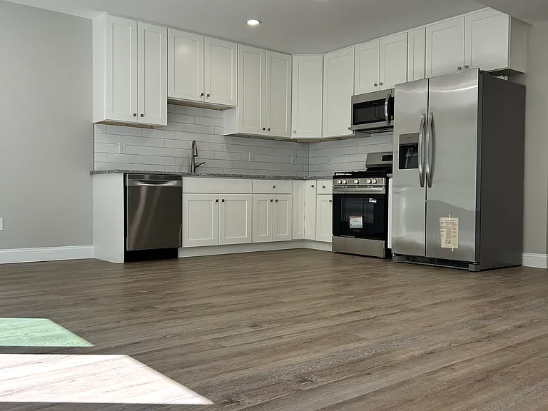 Brand New Luxury Townhomes | 3 BR | 2.5 BA | Garage | Private Patio | Near Exit 7 & Freetown Line — Photo 3