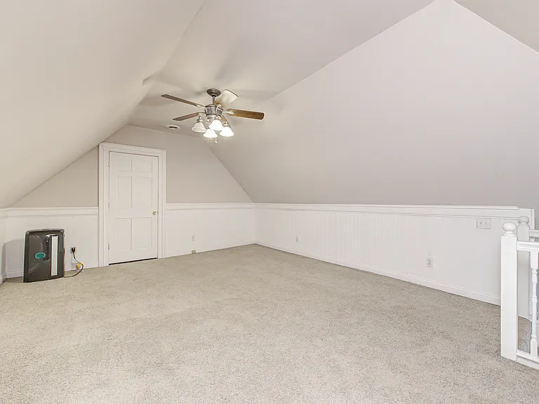 237 E Saint Joseph St — Photo 25