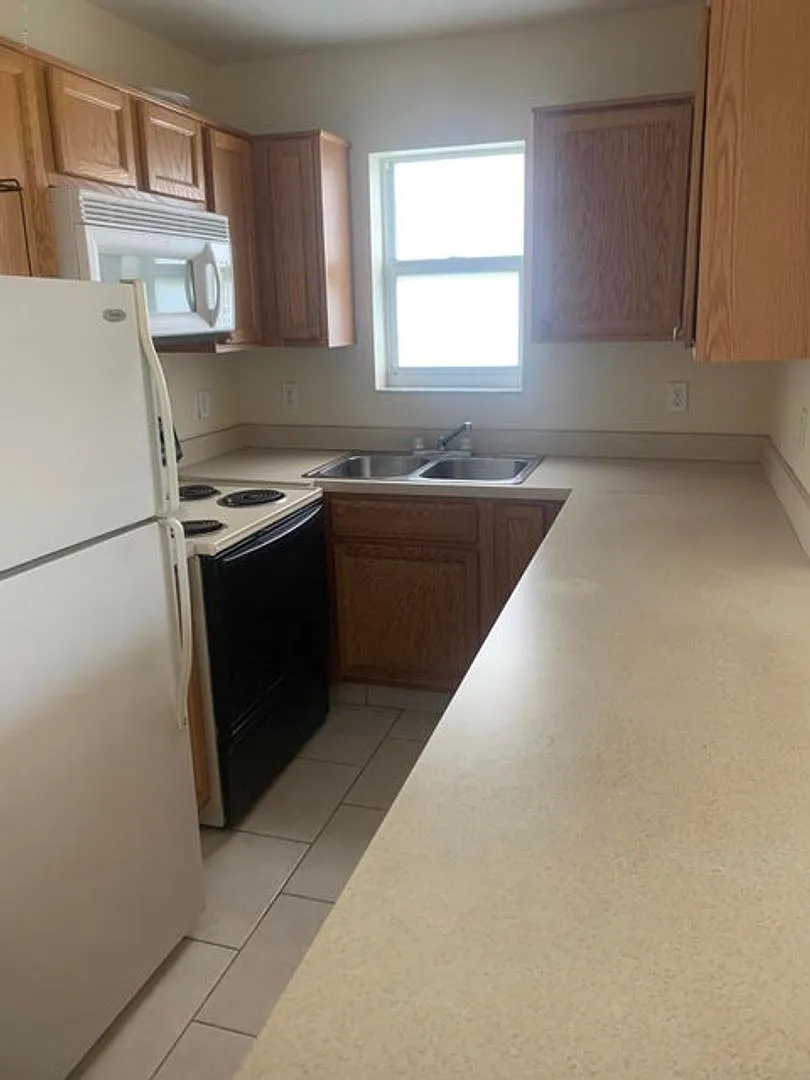 CC Condo — Photo 2