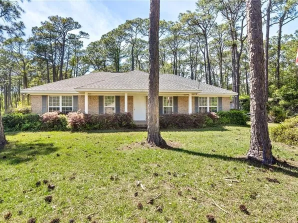 123 Iberville Dr, Dauphin Island, AL 36528