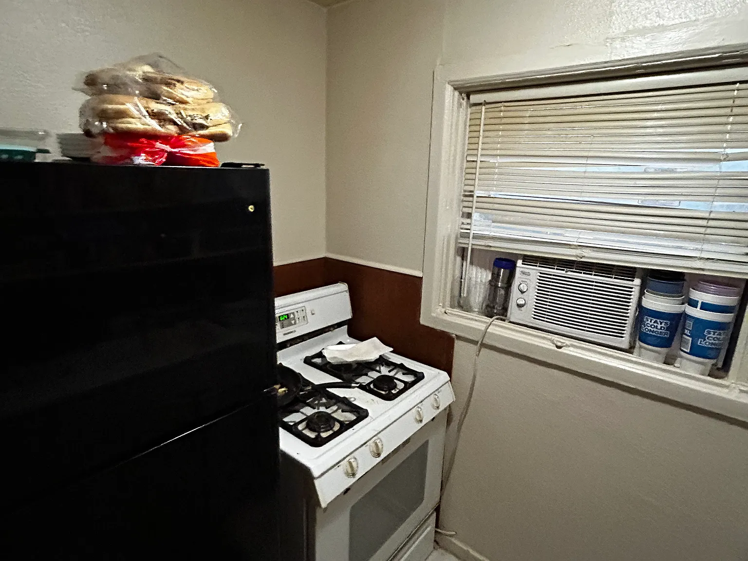 3 bed, 700 sqft, $700 — Photo 3