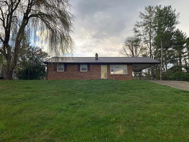 1st image of 131 Forest Dr