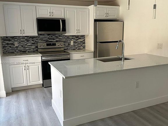 5th image of 736 Mill Valley Pl #736
