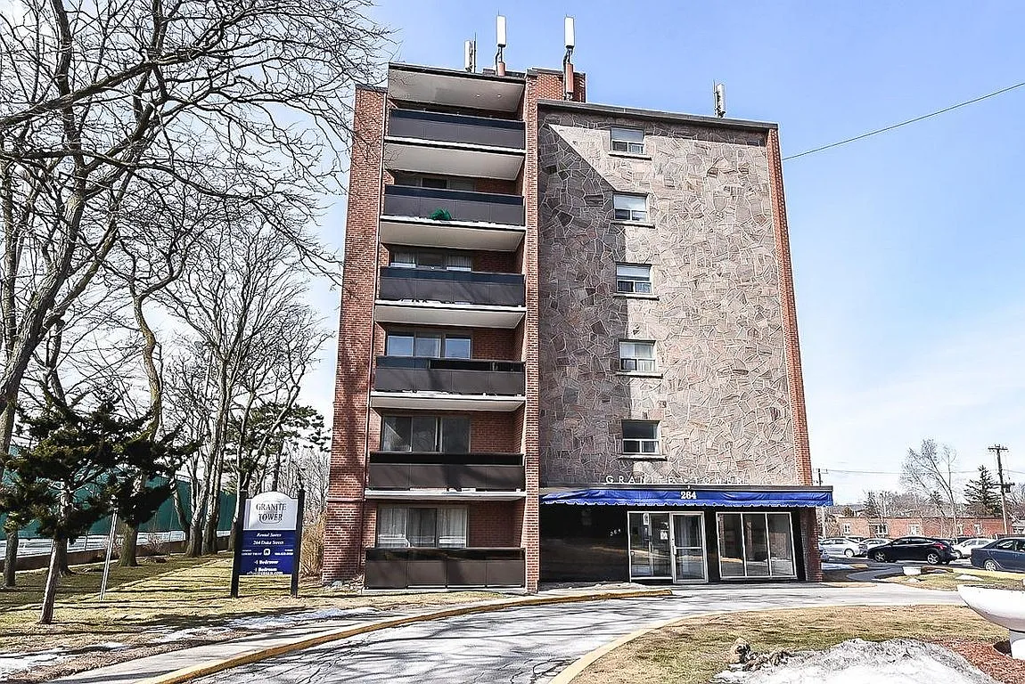 Granite Towers Apartments — Photo 2