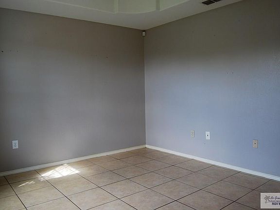4th image of 1009 Beaver Lake Dr