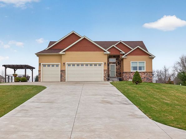 10037 Whitetail Ln