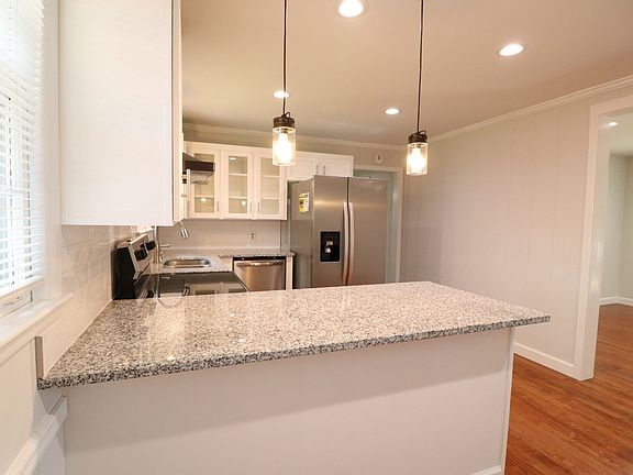 4th image of 1705 D Ville Dr