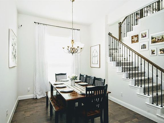 3rd image of 1104 Hot Springs Way