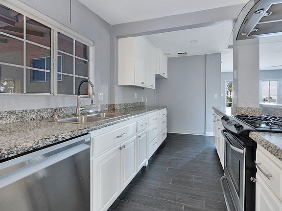 4th image of 38665 Vista Dr