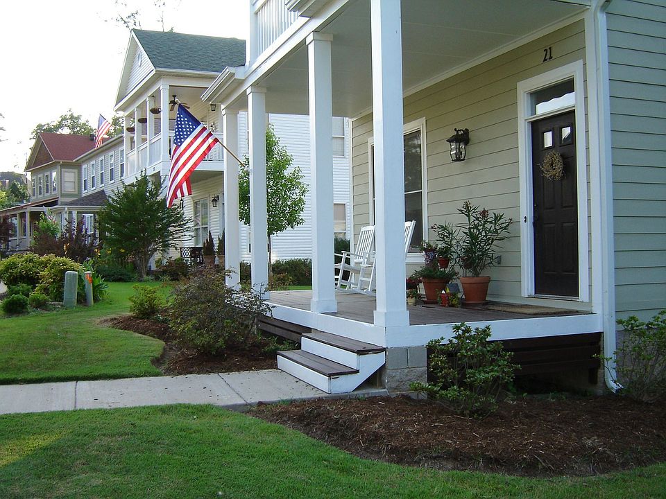 1st image of 21 Deerberry Forest Cir