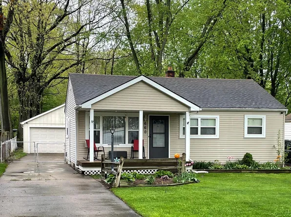 660 Robinwood Dr, Troy, MI 48083