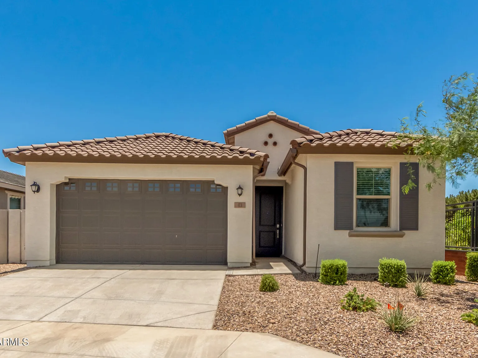 4 bed, 3.0 bath, 1954 sqft, $2,800 — Photo 2