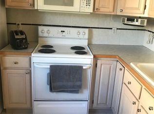 22 Yale Ave #B, Wakefield, MA 01880