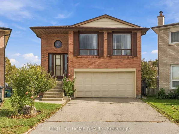 17 Cathy Jean Cres, Toronto, ON M9V 4T2