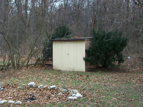 3rd image of 68983 S Shore Dr