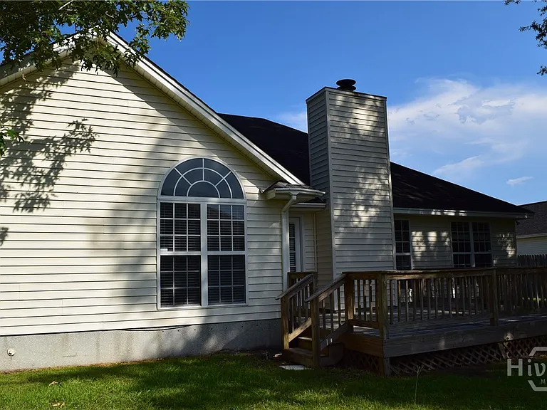 63 Edie Ct — Photo 16