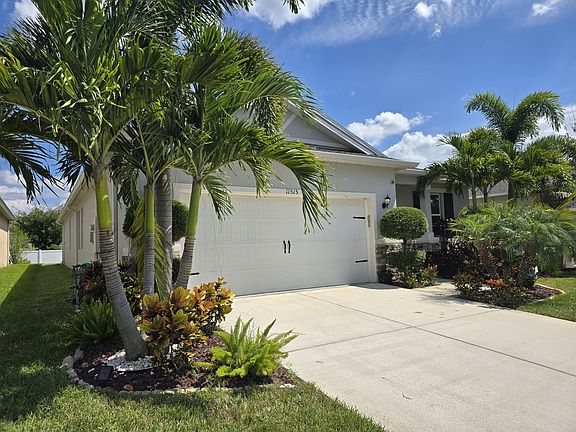 3rd image of 11515 Palmetto Sands Ct