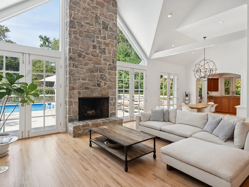 7 Fairway Ct