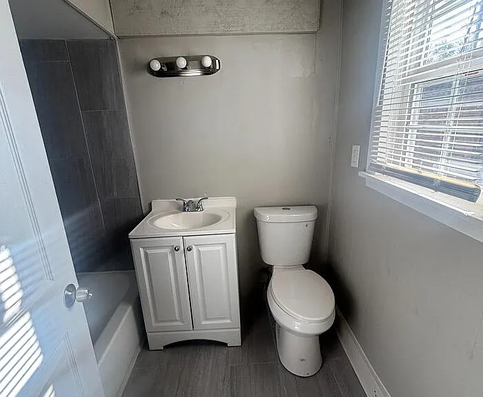 667 Marechalneil St — Photo 12