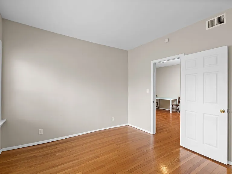 6010 Waterman Blvd — Photo 11