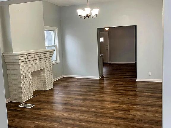2nd image of 245 Niagara St #1