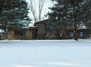 902 Ranchel Dr, Des Moines, IA 50320