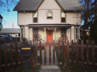 322 N 3rd St, Central Pt, OR 97502
