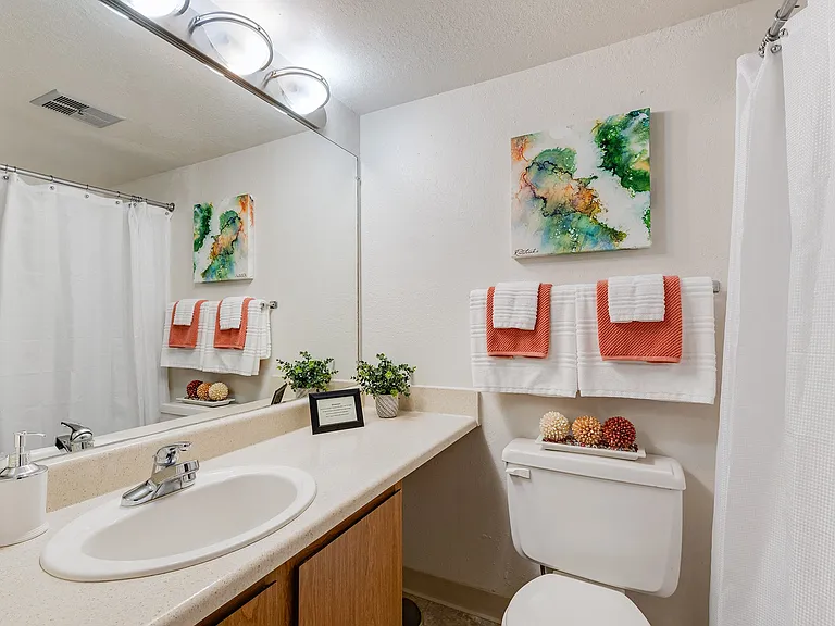 Willow Creek Apartments — Photo 17