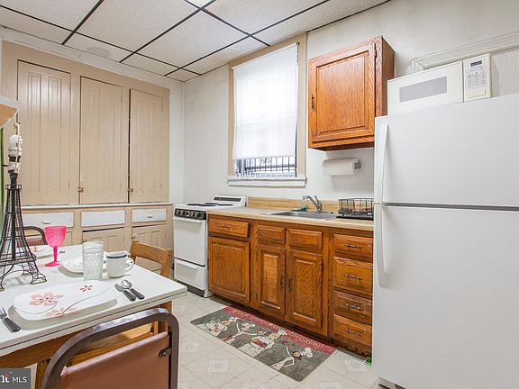 3rd image of 3301 N Park Ave #1