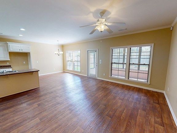 3rd image of 207 Belhaven Dr