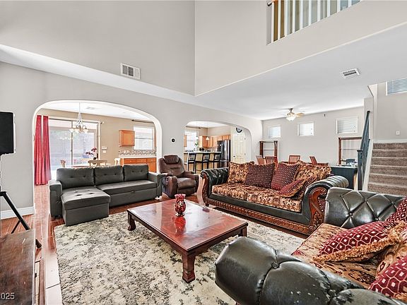 3rd image of 4923 Bella Strada Ct