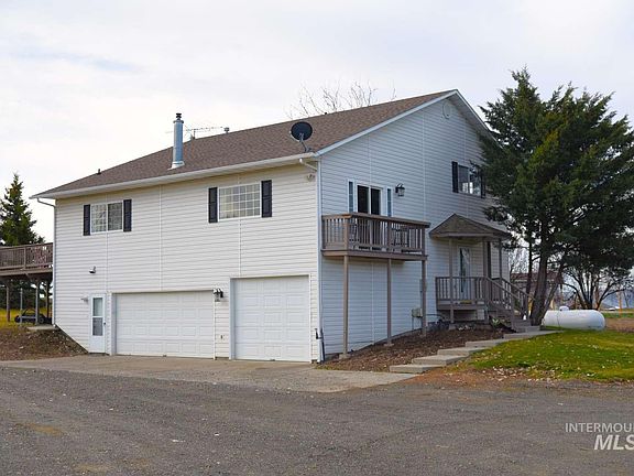 3rd image of 1065 Loafer Ln