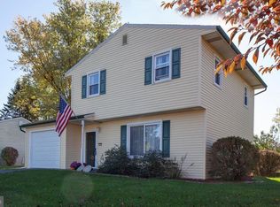 1121 Floribunda Ln, Mechanicsburg, PA 17055