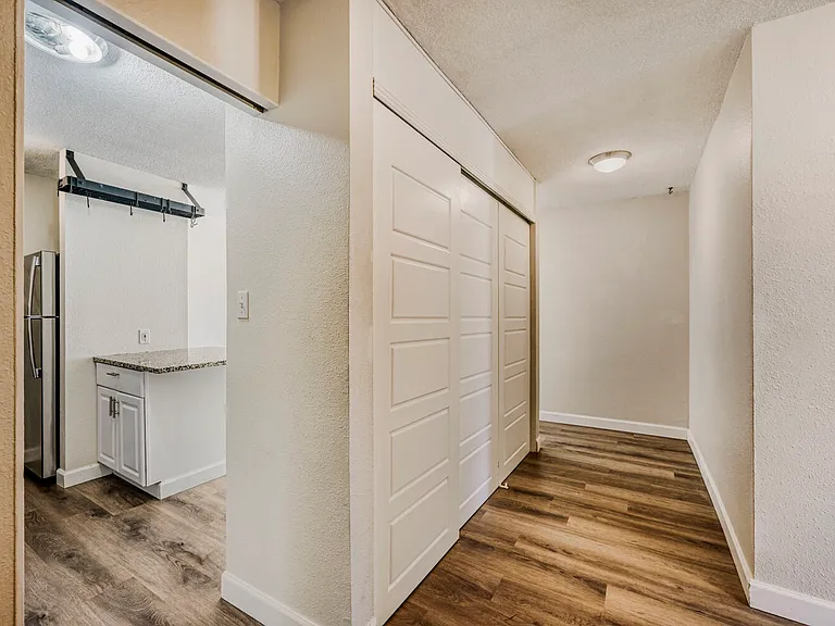 2500 S York St — Photo 16
