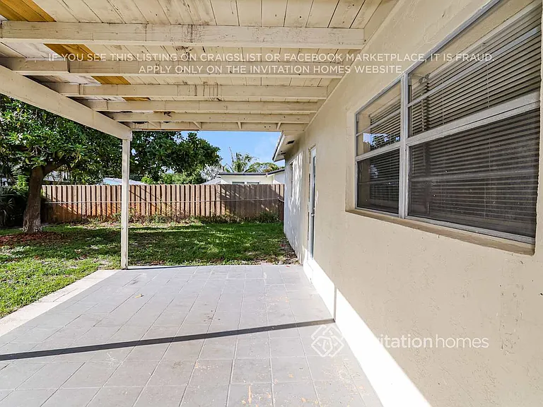 3070 SE 1st Pl — Photo 15